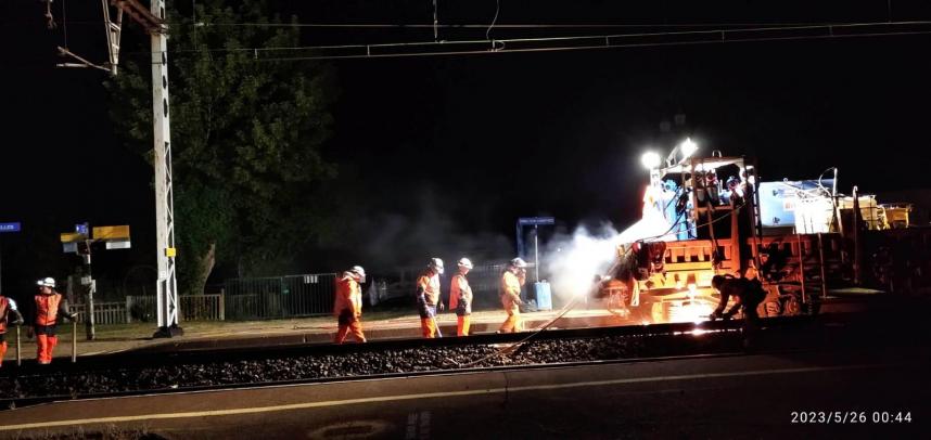 De coupage du rail au chalumeau